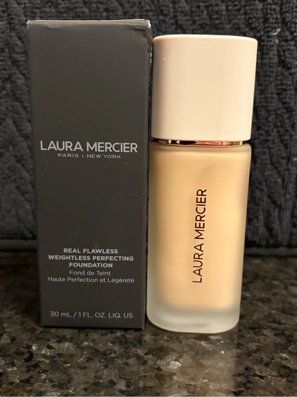 Laura Mercier Real Flawless Weightless Perfecting Foundation (2N1 Cashew - New)